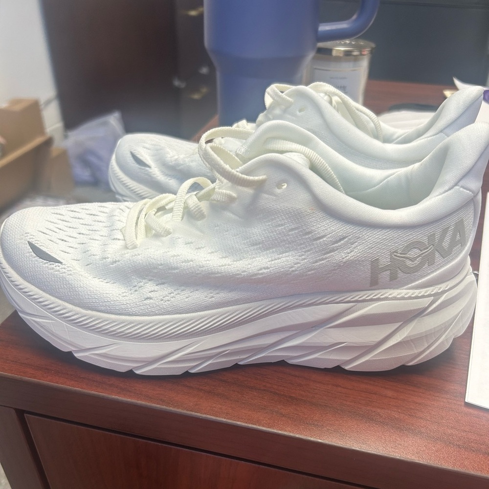Hoka Clifton 8